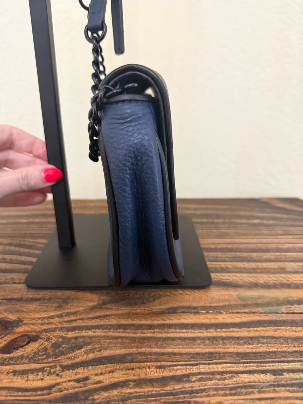 Michael Kors Pebbled Leather Flap Crossbody – Navy Blue | Gunmetal Hardware | Ra